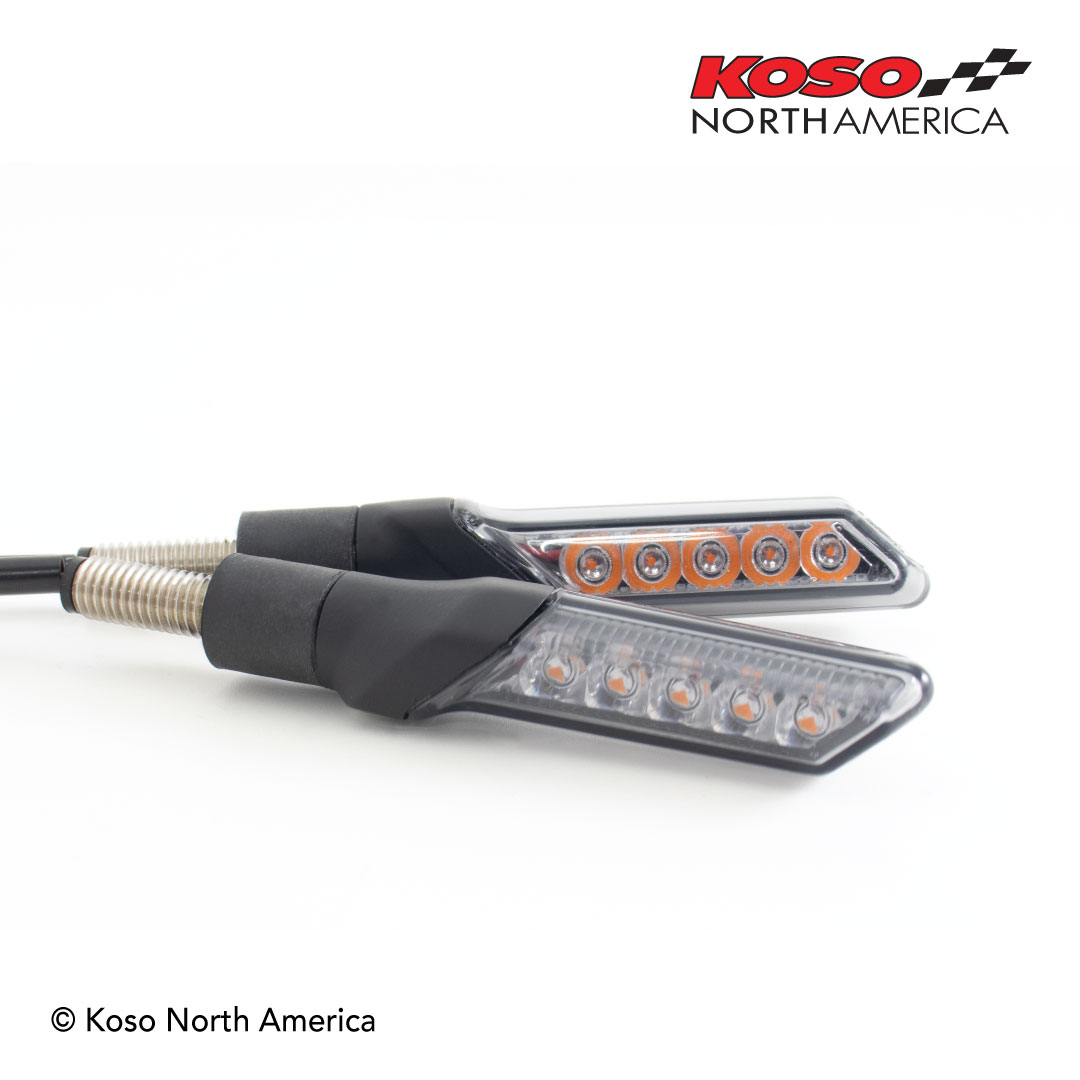 Koso GW-02 frecce LED sequenziali coppia lente fumé