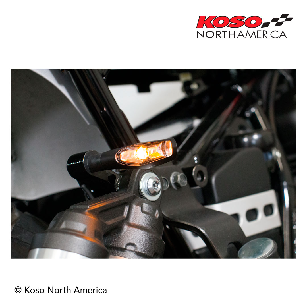 Koso Jet frecce LED moto nero lente chiara coppia M8
