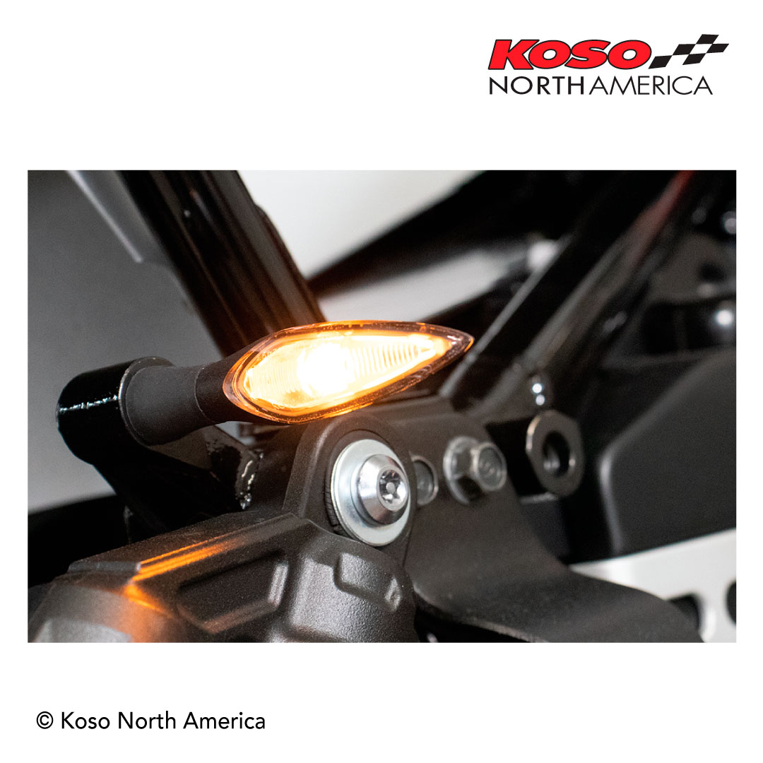Koso Stinger frecce LED lente fumé coppia